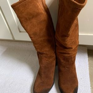 Suede boots